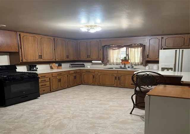 Photo 3 of Single family home for sale at 1581 Harbor Rd, Dallas, TX 75216 | MLS# 21372723 | Listing updated on 2026-08-30