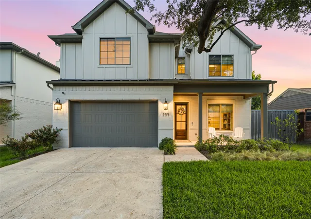 Photo 1 of Single family home for sale at 559 Coolair Dr, Dallas, TX 75218 | MLS# 21372870 | Listing updated on 2026-10-04