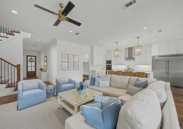 Photo 3 of Single family home for sale at 559 Coolair Dr, Dallas, TX 75218 | MLS# 21372870 | Listing updated on 2026-10-04