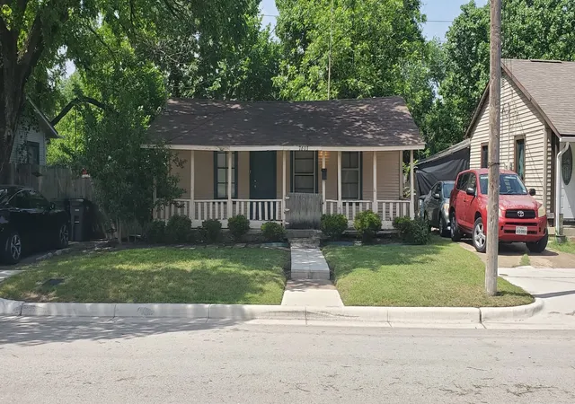 Photo 2 of Single family home for sale at 7613 Marys Creek Dr, Fort Worth, TX 76116 | MLS# 21371261 | Listing updated on 2026-10-05