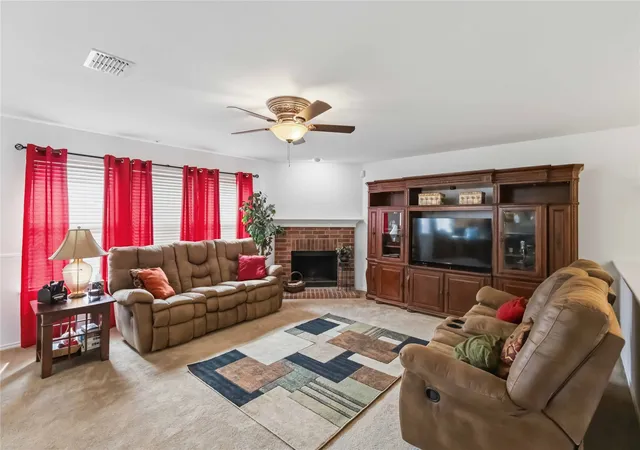 Photo 4 of House for sale at 1003 Ingram Dr, Forney, TX 75126 | MLS# 21372424 | Listing updated on 2026-08-30