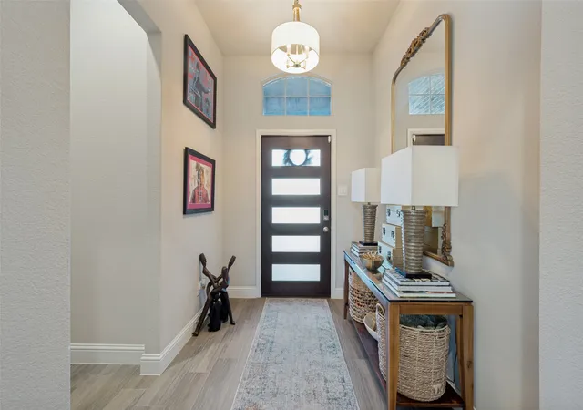 Photo 3 of Single family home for sale at 1117 Silver Oak Dr, Mansfield, TX 76063 | MLS# 21361343 | Listing updated on 2026-08-30
