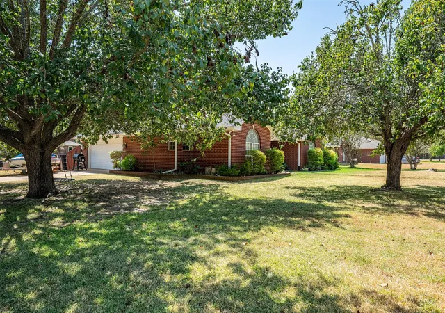 Photo 2 of Sale Pending at 310 Linda Ln, Lindale, TX 75771 | MLS# 21372991 | Listing updated on 2026-09-17