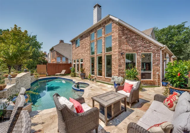Photo 1 of Single family home for sale at 8524 Wellington Point Dr, Irving, TX 75063 | MLS# 21368064 | Listing updated on 2026-08-31