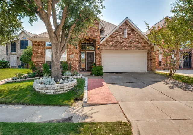 Photo 2 of Single family home for sale at 8524 Wellington Point Dr, Irving, TX 75063 | MLS# 21368064 | Listing updated on 2026-08-31