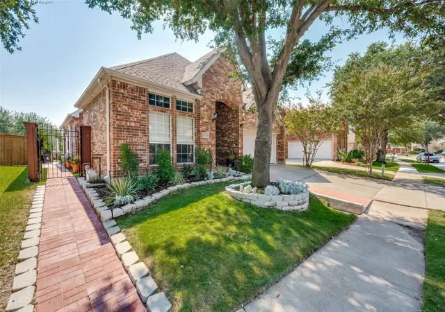 Photo 3 of Single family home for sale at 8524 Wellington Point Dr, Irving, TX 75063 | MLS# 21368064 | Listing updated on 2026-08-31