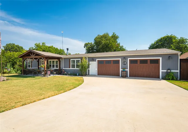 Photo 4 of Manufactured home for sale at 11482 County Road 440, Princeton, TX 75407 | MLS# 21372245 | Listing updated on 2026-08-30