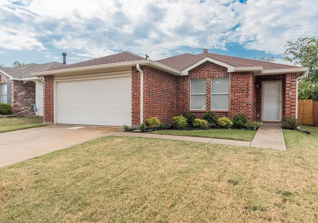 Photo 1 of Single family home for sale at 4321 Meadowknoll Dr, Fort Worth, TX 76123 | MLS# 21372844 | Listing updated on 2026-10-07