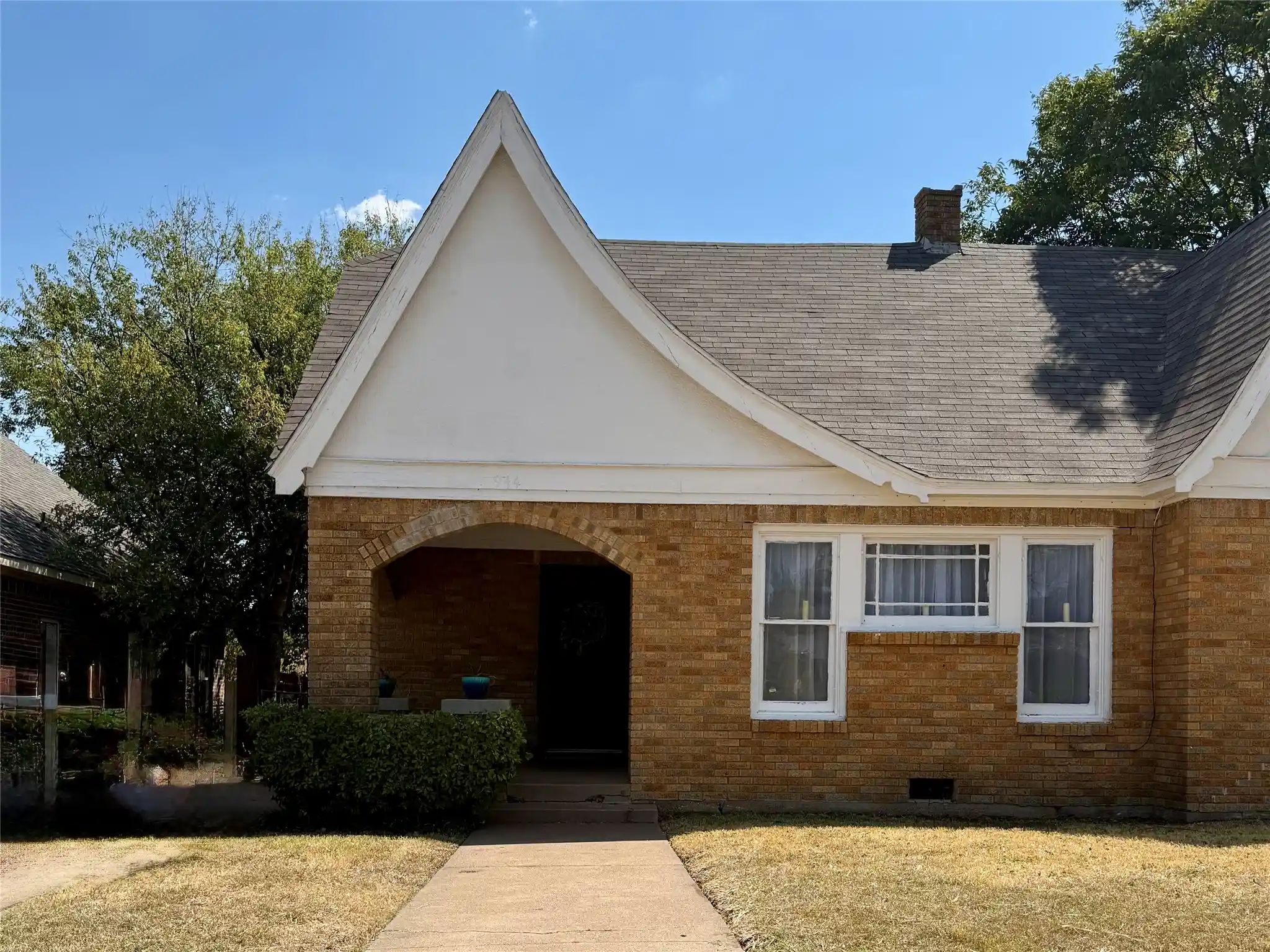 Photo 1 of Single family home for sale at 944 Marion Ave, Fort Worth, TX 76104 | MLS# 21364508 | Listing updated on 2026-10-14