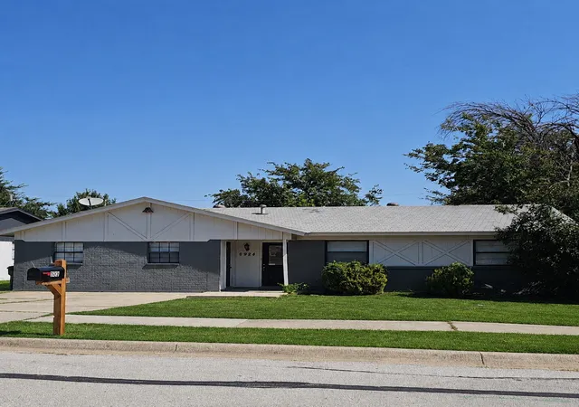 Photo 1 of Single family home for sale at 6924 Yorkston St, Watauga, TX 76148 | MLS# 21372990 | Listing updated on 2026-08-31