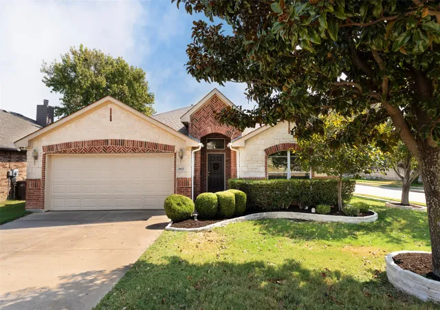 Photo 3 of Single family home for sale at 6633 Chalk River Dr, Fort Worth, TX 76179 | MLS# 21372770 | Listing updated on 2026-08-30