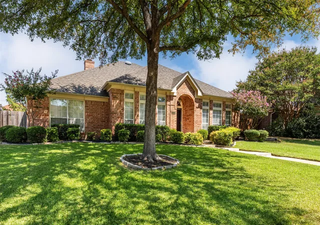 Photo 3 of Single family home for sale at 5116 Dewdrop Ln, Fort Worth, TX 76123 | MLS# 21372837 | Listing updated on 2026-08-30