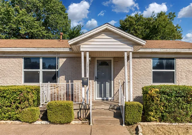 Photo 2 of Single family home for sale at 1017 E Spurgeon St, Fort Worth, TX 76115 | MLS# 21373040 | Listing updated on 2026-10-05