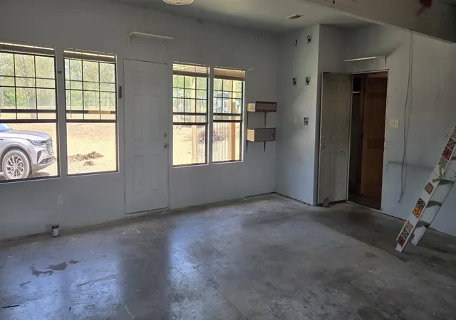 Photo 3 of Single family home for sale at 139 Pecan Dr, Gainesville, TX 76240 | MLS# 21373055 | Listing updated on 2026-10-08