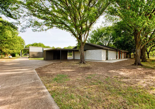 Photo 3 of Sale Pending at 206 Americana Rd, Palmer, TX 75152 | MLS# 21365864 | Listing updated on 2026-10-04