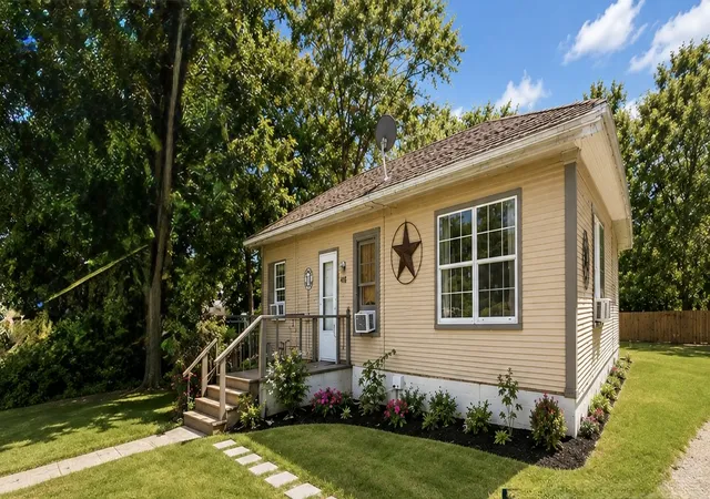 Photo 1 of Single family home for sale at 418 N Bunert, Corsicana, TX 75110 | MLS# 21372895 | Listing updated on 2026-09-03