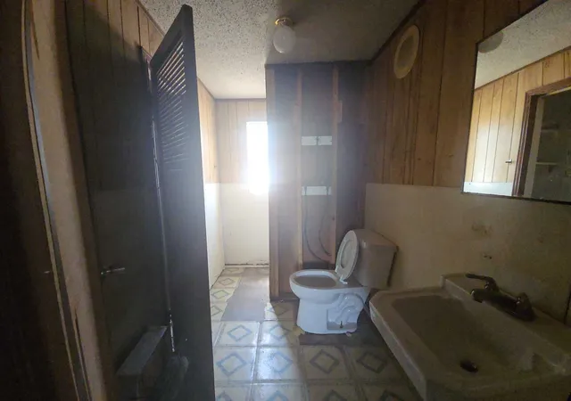 Photo 3 of Single family home for sale at 307 E Weaver Ave, Alvarado, TX 76009 | MLS# 21373139 | Listing updated on 2026-09-25