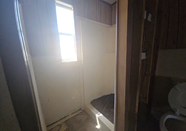 Photo 3 of Single family home for sale at 307 E Weaver Ave, Alvarado, TX 76009 | MLS# 21373139 | Listing updated on 2026-09-25