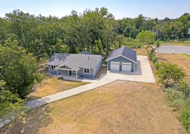 Photo 2 of Single family home for sale at 2530 Flora Ln, Denison, TX 75020 | MLS# 21370295 | Listing updated on 2026-10-01