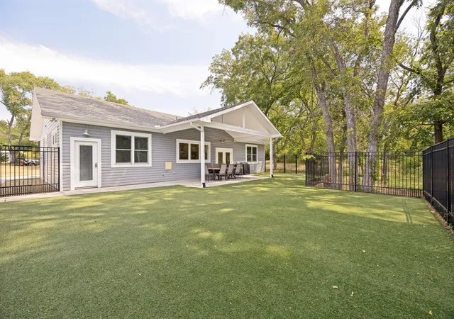 Photo 3 of Single family home for sale at 2530 Flora Ln, Denison, TX 75020 | MLS# 21370295 | Listing updated on 2026-10-01