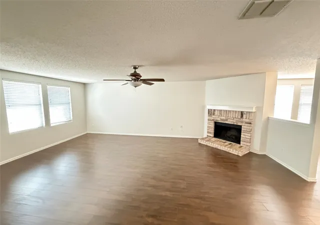Photo 3 of Single family home for sale at 1337 Scenic Hills Dr, Mc Kinney, TX 75071 | MLS# 21373152 | Listing updated on 2026-08-31