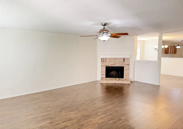 Photo 3 of Single family home for sale at 1337 Scenic Hills Dr, Mc Kinney, TX 75071 | MLS# 21373152 | Listing updated on 2026-08-31