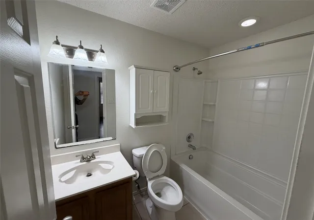 Photo 4 of Single family home for sale at 1337 Scenic Hills Dr, Mc Kinney, TX 75071 | MLS# 21373152 | Listing updated on 2026-08-31