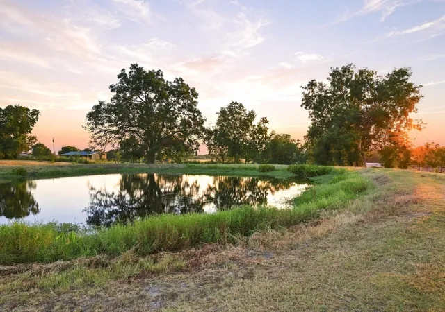 Photo 4 of Single family home for sale at 10381 Fm 512, Wolfe City, TX 75496 | MLS# 21373159 | Listing updated on 2026-09-28