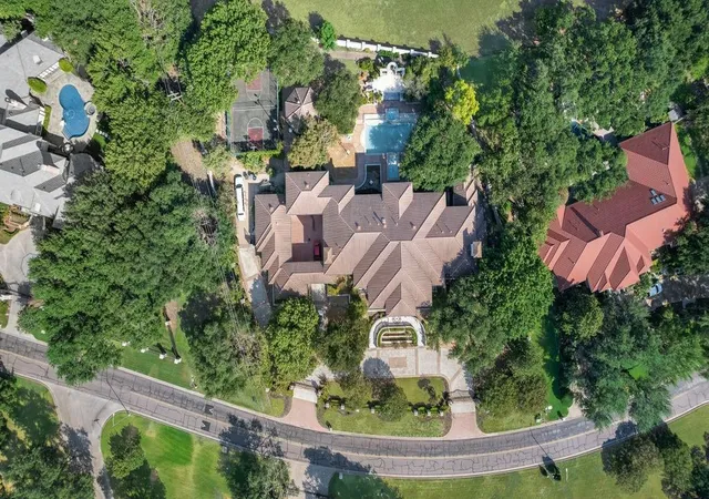 Photo 2 of Mansion for sale at 16525 Preston Trail Dr, Dallas, TX 75248 | MLS# 21373172 | Listing updated on 2026-08-31