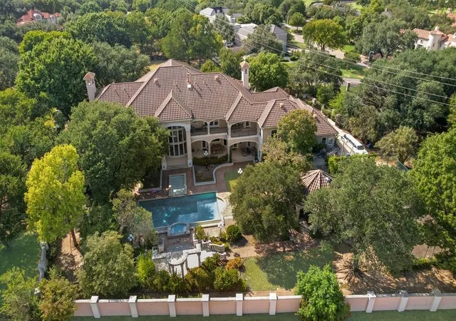 Photo 3 of Mansion for sale at 16525 Preston Trail Dr, Dallas, TX 75248 | MLS# 21373172 | Listing updated on 2026-08-31