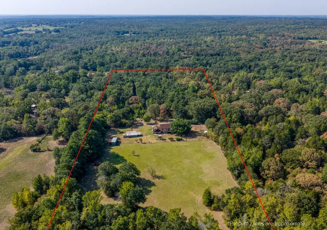 Photo 3 of Single family home for sale at 4475 County Road 3800, Athens, TX 75752 | MLS# 21372753 | Listing updated on 2026-08-31