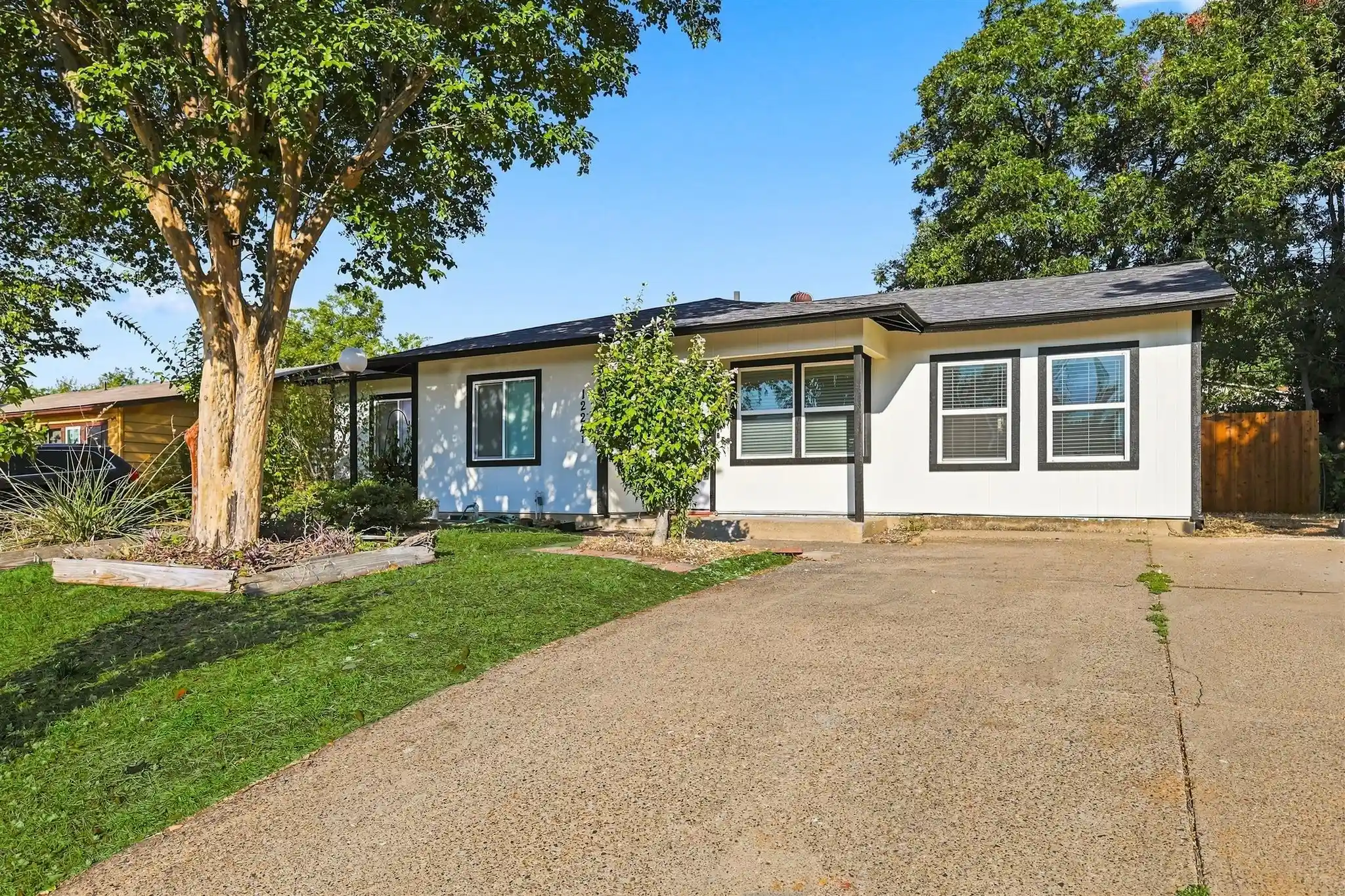 Photo 1 of Single family home for sale at 12241 Oberlin Dr, Dallas, TX 75243 | MLS# 21373173 | Listing updated on 2026-10-24