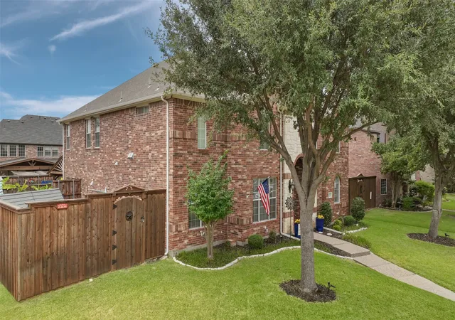 Photo 2 of Single family home for sale at 13237 Mondovi Dr, Frisco, TX 75033 | MLS# 21369819 | Listing updated on 2026-09-25