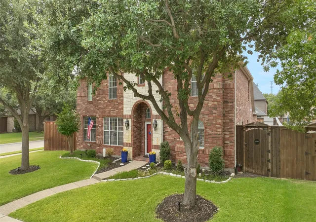 Photo 3 of Single family home for sale at 13237 Mondovi Dr, Frisco, TX 75033 | MLS# 21369819 | Listing updated on 2026-09-25