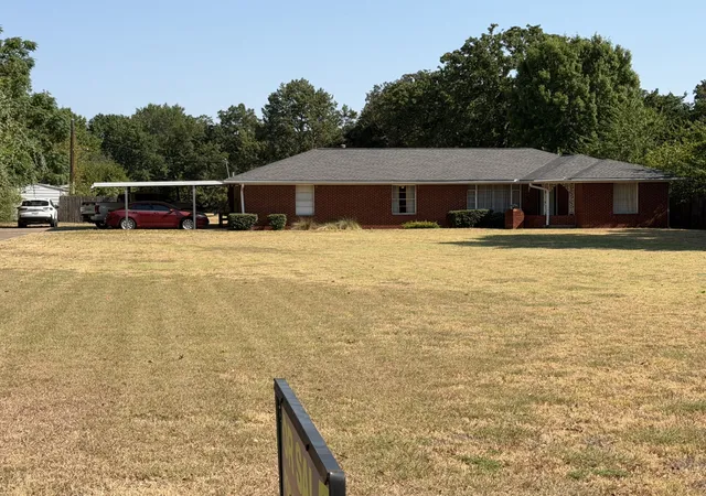 Photo 1 of Single family home for sale at 1329 E Union Bower Rd, Irving, TX 75061 | MLS# 21373221 | Listing updated on 2026-08-31
