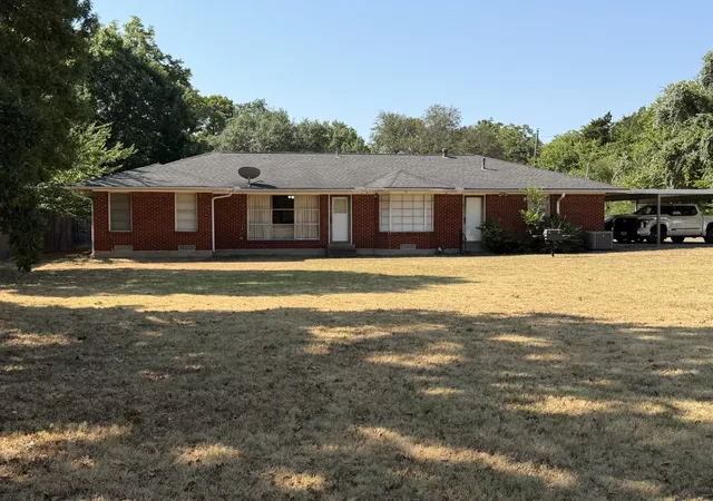 Photo 2 of Single family home for sale at 1329 E Union Bower Rd, Irving, TX 75061 | MLS# 21373221 | Listing updated on 2026-08-31