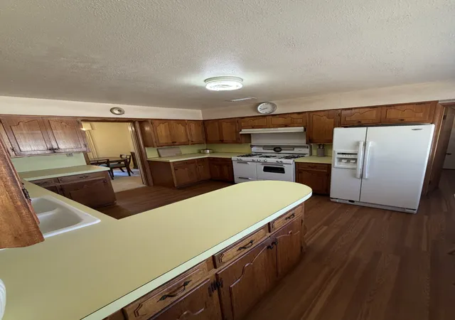 Photo 3 of Single family home for sale at 1329 E Union Bower Rd, Irving, TX 75061 | MLS# 21373221 | Listing updated on 2026-08-31
