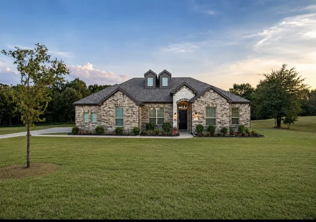 Photo 1 of Single family home for sale at 536 Private Road 7017, Edgewood, TX 75117 | MLS# 21373062 | Listing updated on 2026-10-04
