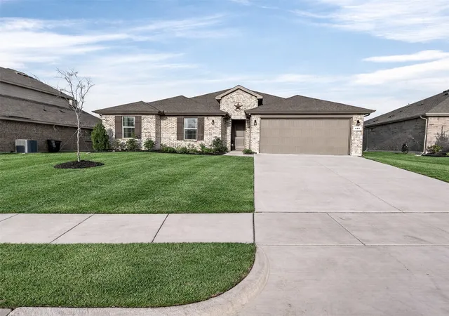 Photo 1 of Single family home for sale at 805 Alexandria Ln, Joshua, TX 76058 | MLS# 21372935 | Listing updated on 2026-09-16