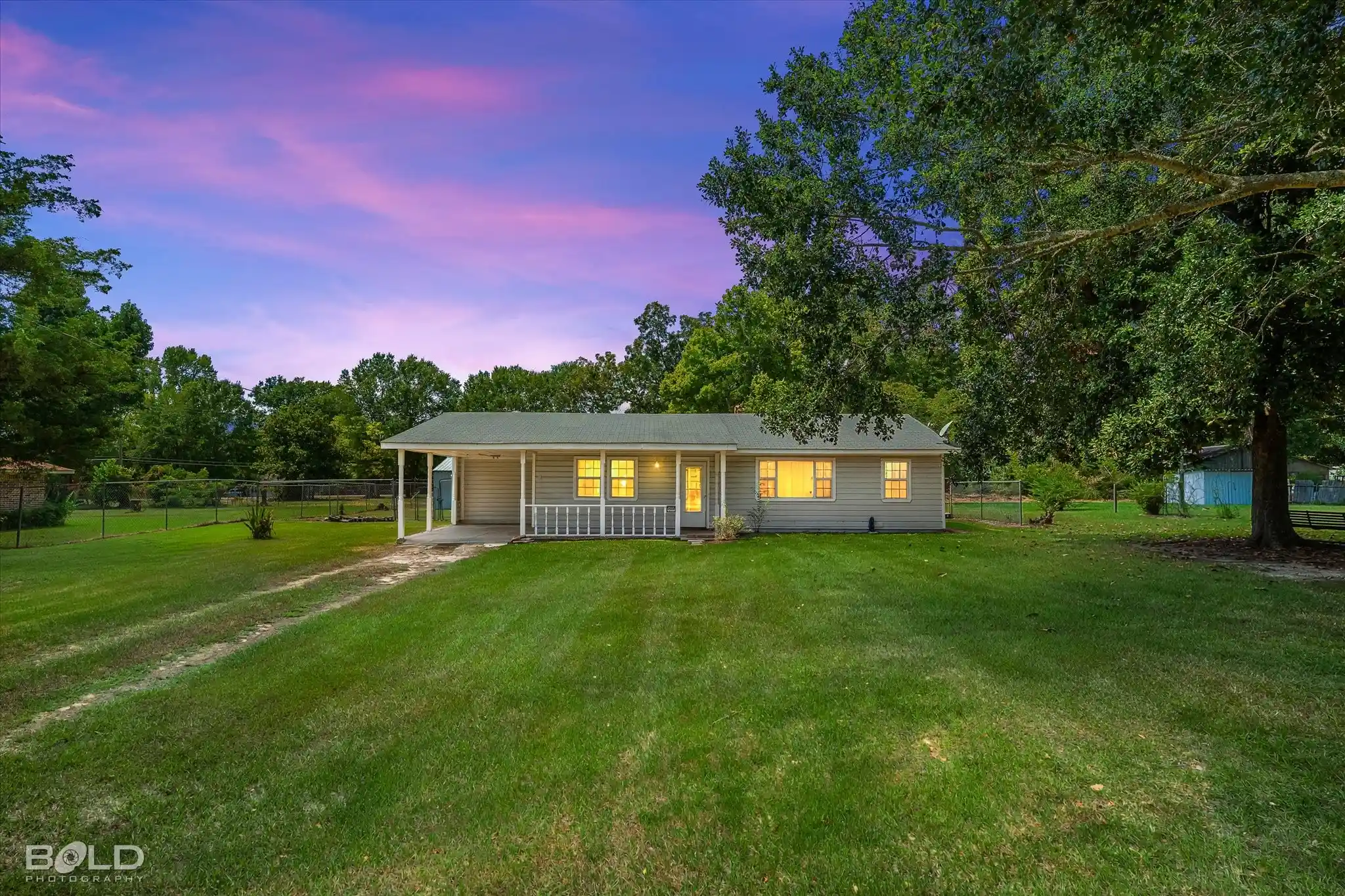 Photo 1 of Sale Pending at 4886 Albany Dr, Shreveport, LA 71107 | MLS# 21373290 | Listing updated on 2026-10-28