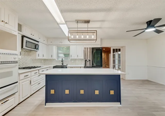 Photo 1 of Single family home for sale at 721 Thompson Dr, Saginaw, TX 76179 | MLS# 21373295 | Listing updated on 2026-09-02