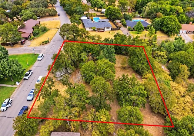 Photo 1 of Land for sale at 201 Lakeridge Rd, Lakeside, TX 76108 | MLS# 21369945 | Listing updated on 2026-09-17