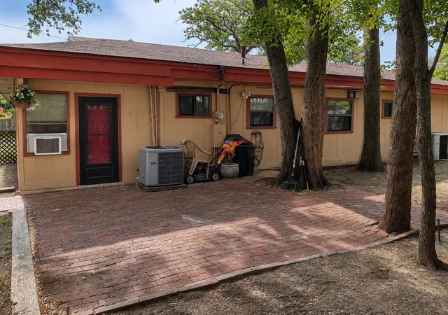 Photo 12 of Single family home for sale at 801 Paula St, Kennedale, TX 76060 | MLS# 21372790 | Listing updated on 2026-08-31