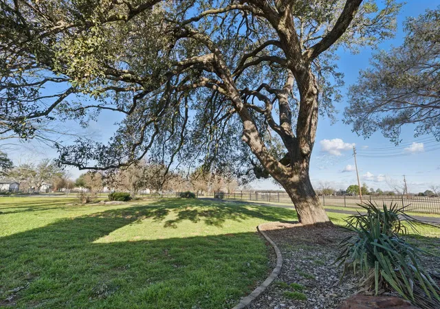 Photo 3 of Single family home for sale at 401 Hubbard Ln, Lipan, TX 76462 | MLS# 21372719 | Listing updated on 2026-09-30