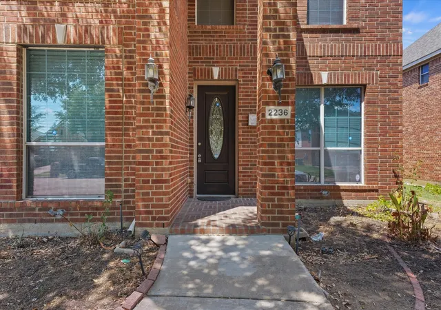 Photo 3 of Single family home for sale at 2236 Sparrow Hawk Ct, Grand Prairie, TX 75052 | MLS# 21373327 | Listing updated on 2026-08-31
