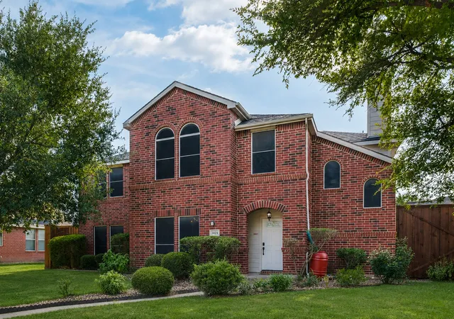 Photo 1 of Single family home for sale at 1421 Logan Dr, Lancaster, TX 75146 | MLS# 21373013 | Listing updated on 2026-10-28