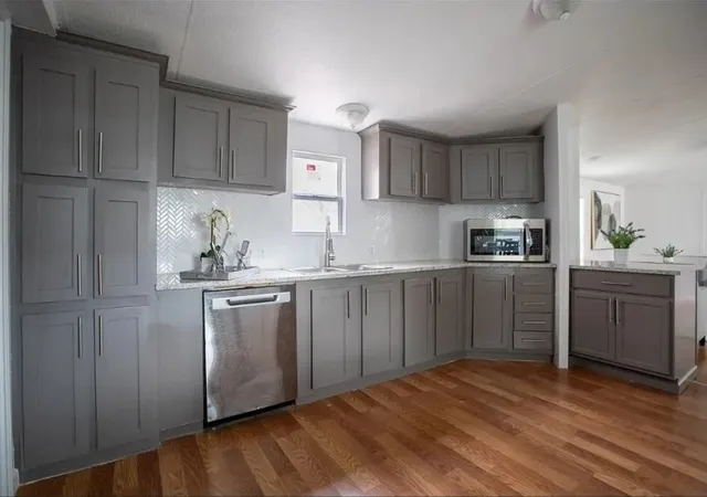 Photo 4 of Manufactured home for sale at 9874 Lake Shore Dr, Wills Point, TX 75169 | MLS# 21373341 | Listing updated on 2026-08-31