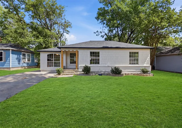 Photo 1 of Single family home for sale at 11012 Castolon Dr, Dallas, TX 75228 | MLS# 21373359 | Listing updated on 2026-08-31