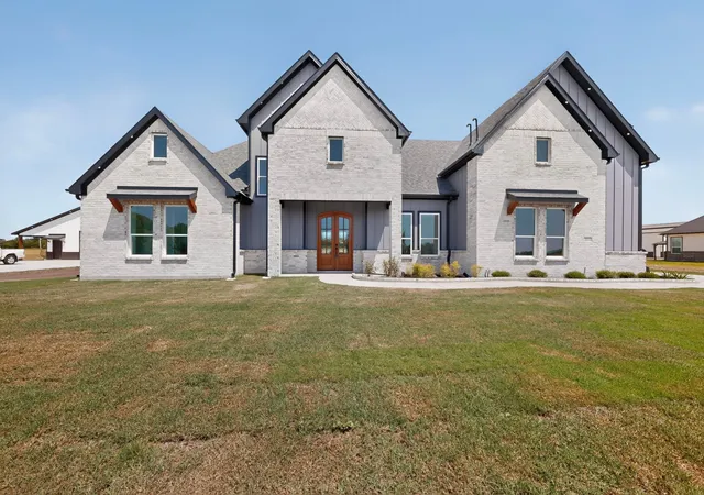 Photo 2 of Single family home for sale at 204 Cr 4615, Wolfe City, TX 75496 | MLS# 21373253 | Listing updated on 2026-09-19