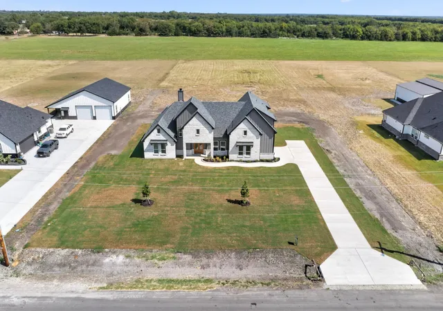 Photo 3 of Single family home for sale at 204 Cr 4615, Wolfe City, TX 75496 | MLS# 21373253 | Listing updated on 2026-09-19